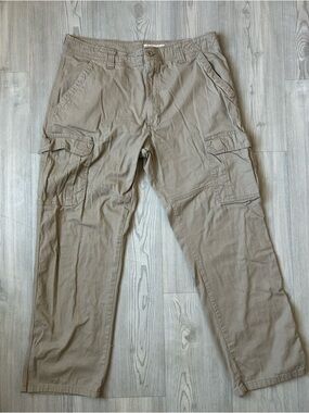Levi's Men's Cargo Pants in Khaki/Tan